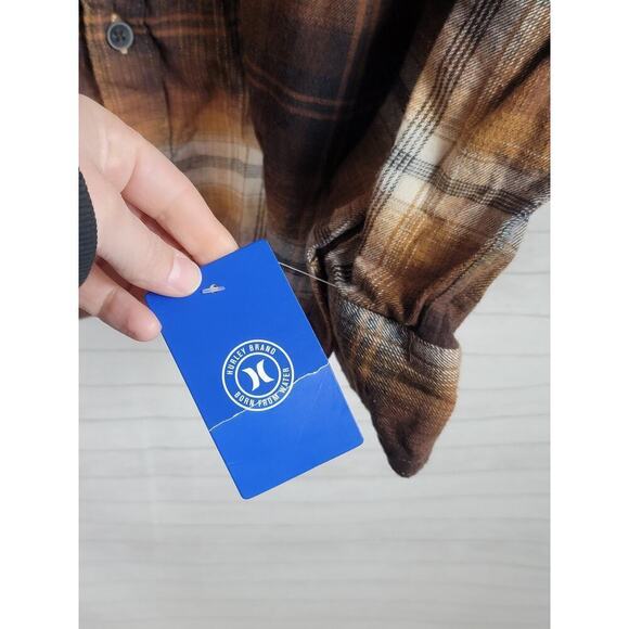 HURLEY PARADISE CITY COTTON FLANNEL BUTTON UP IN BLACK/BROWN PLAID, SZ LARGE - Picture 10 of 15